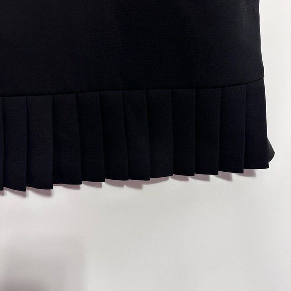 Tahari black pleated pencil skirt 8 - Picture 3 of 5